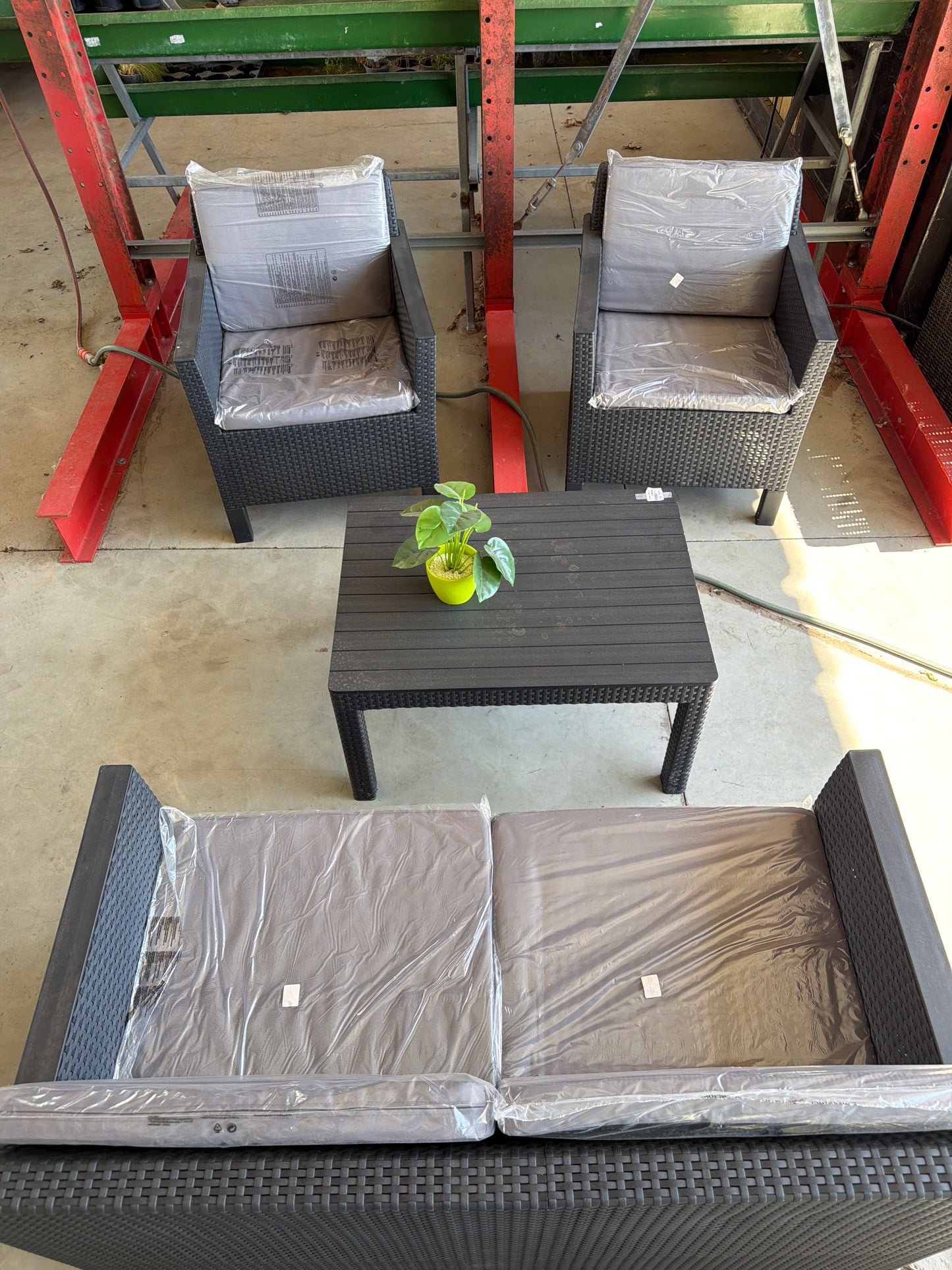 All chicago set:
tafel
2 stoelen
bank