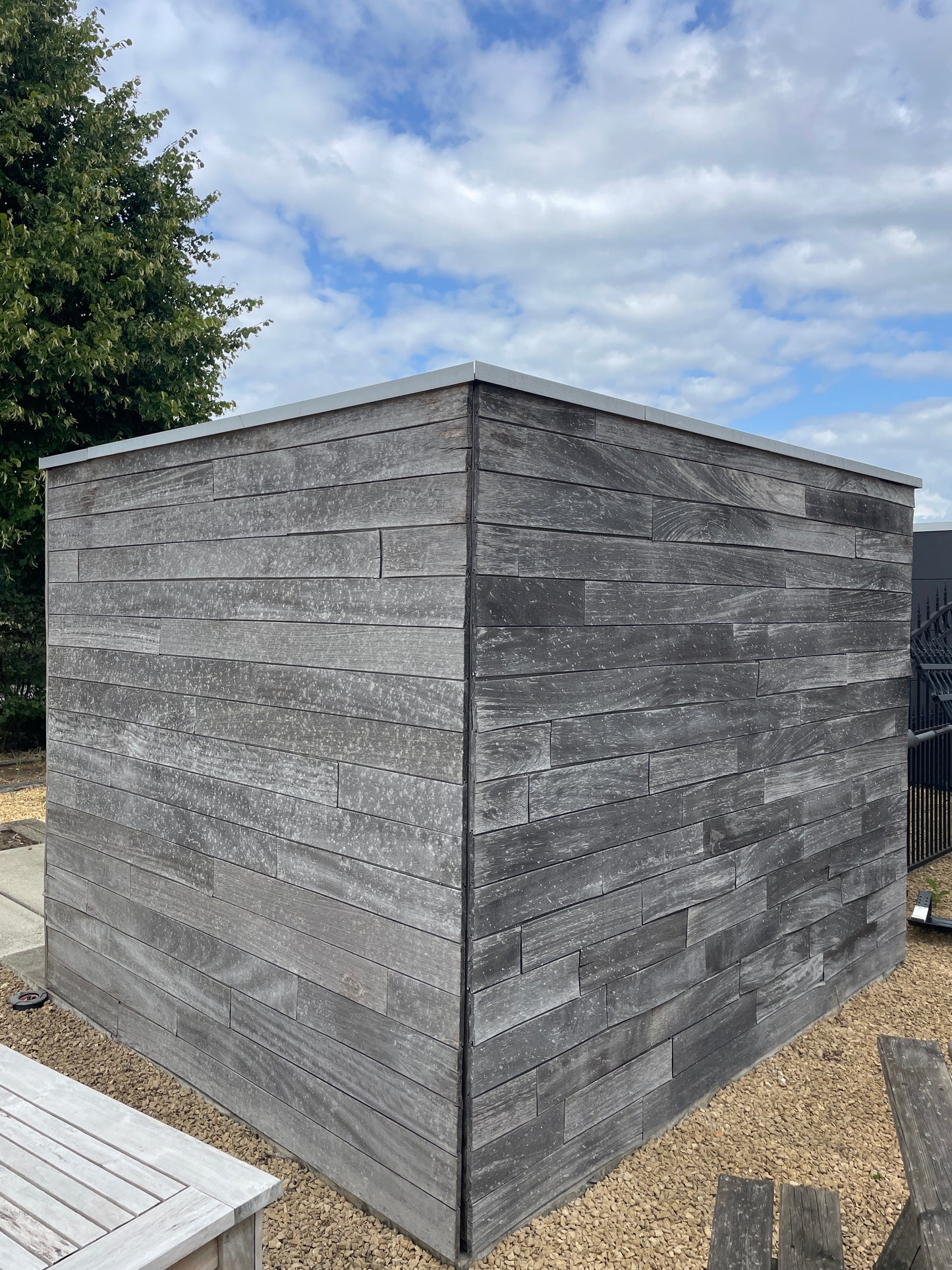 10025 Houten tuinhuis met schuifdeur 250x300x226