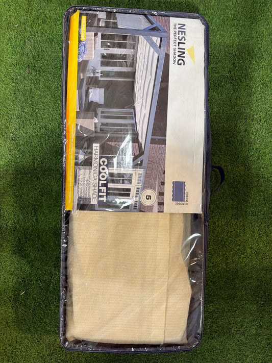 Nesling harmonica schaduwdoek

500cm x 200cm

Gebroken wit