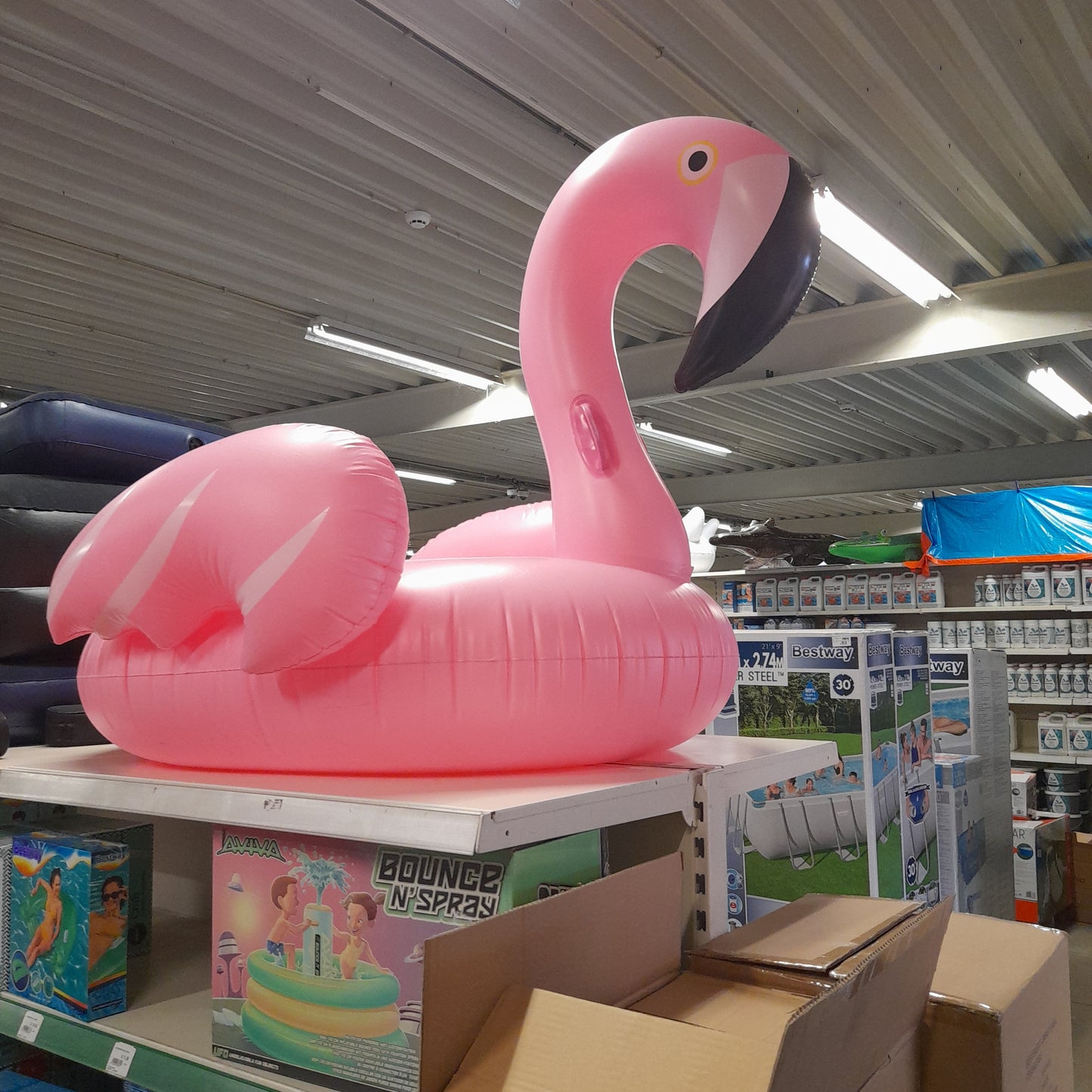 Opblaasbare flamingo 140 cm x 130cm x 120cm