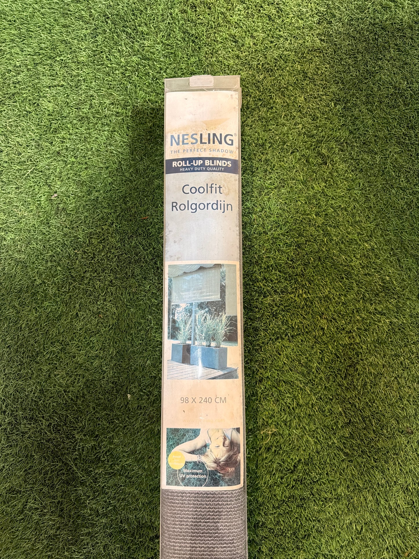Nesling rolgordijn

98cm x 240cm

Grijs