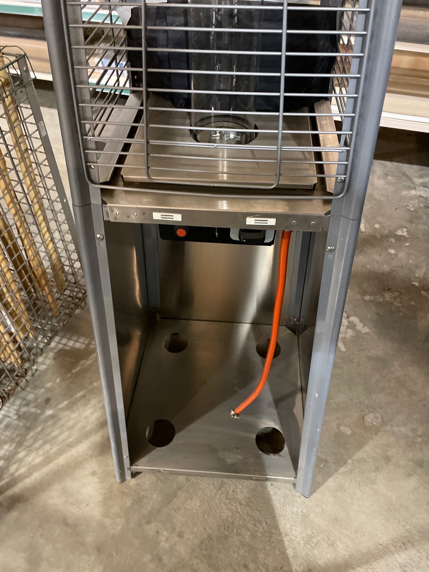 10012 Terrasverwarmer piramide + wielen