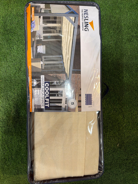 Nesling harmonica schaduwdoek

400cm x 290cm

Gebroken wit