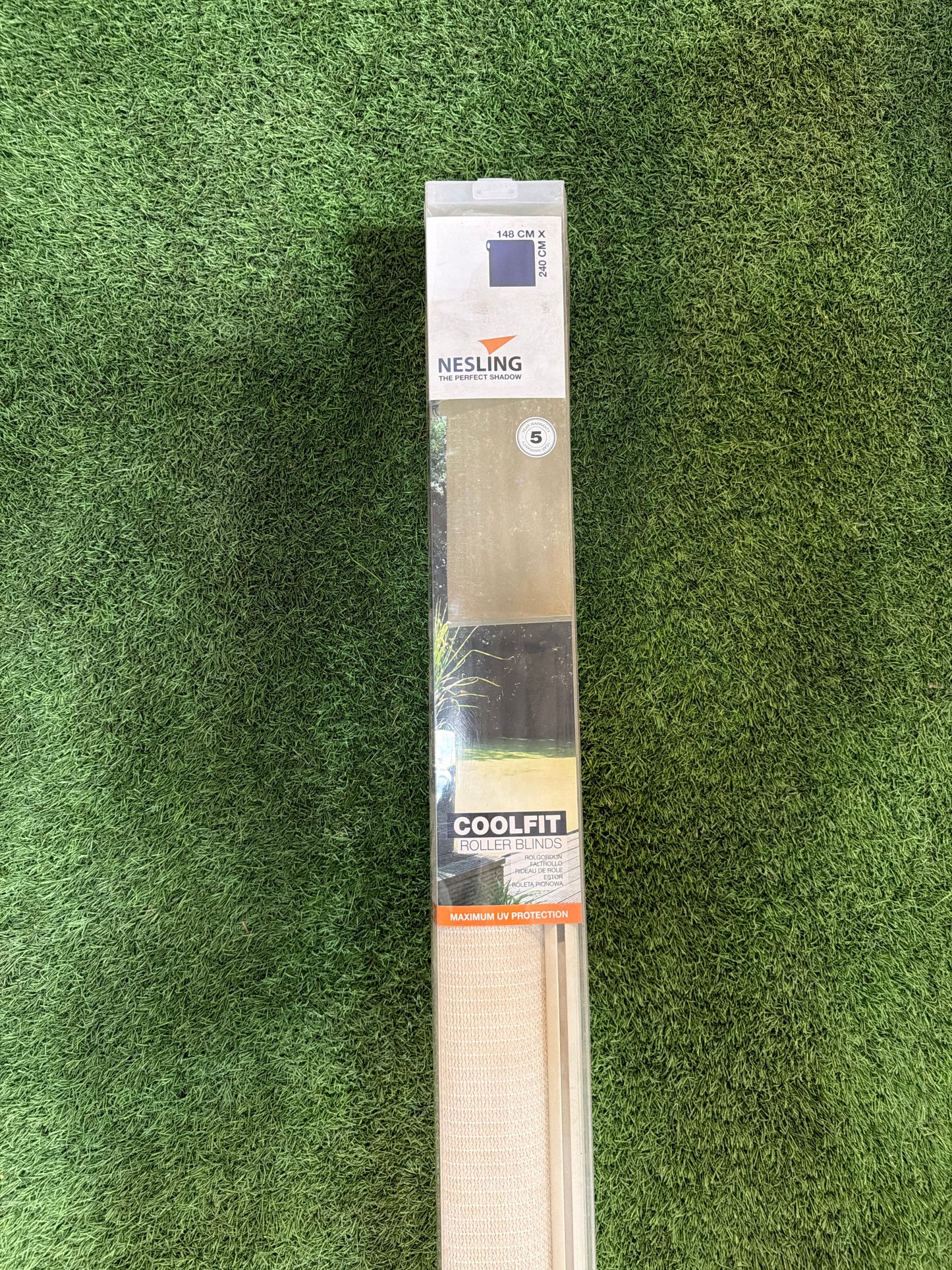Nesling rolgordijn

148cm x 240cm

Gebroken wit