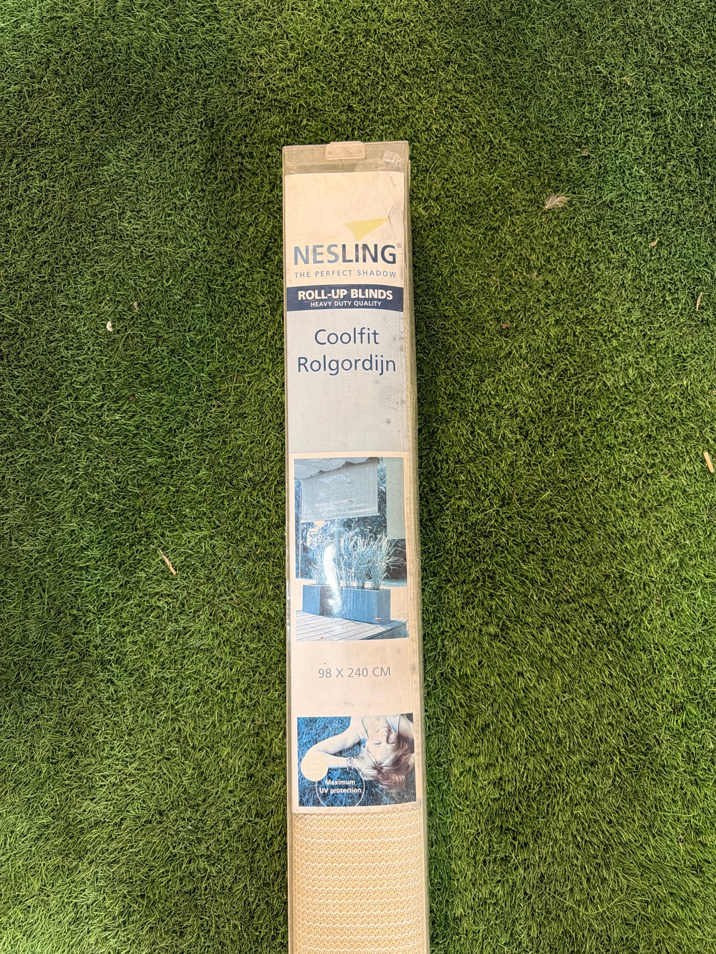 Nesling rolgordijn

98cm x 240cm

Gebroken wit