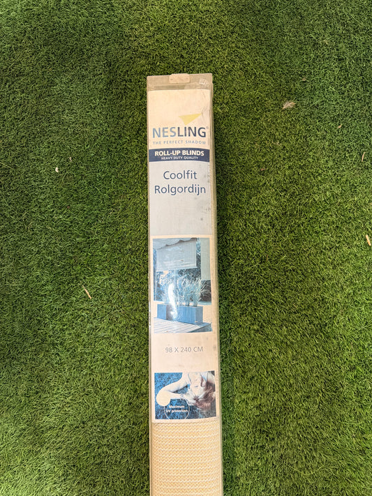 Nesling rolgordijn

98cm x 240cm

Gebroken wit