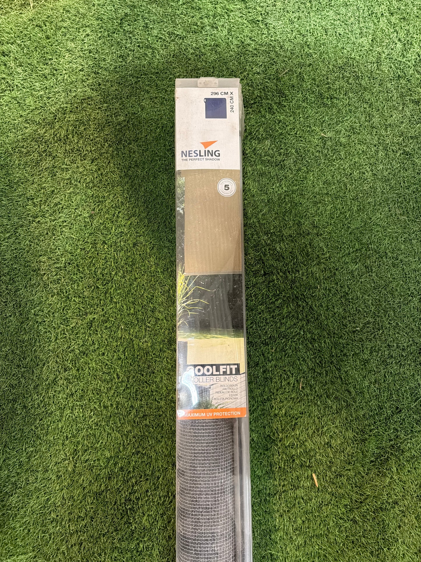 Nesling rolgordijn

296cm x 240cm

Grijs
