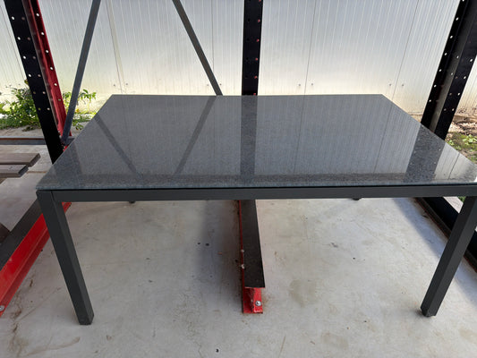 Tafel symi in aluminium en geprint glas

160cm x 100cm